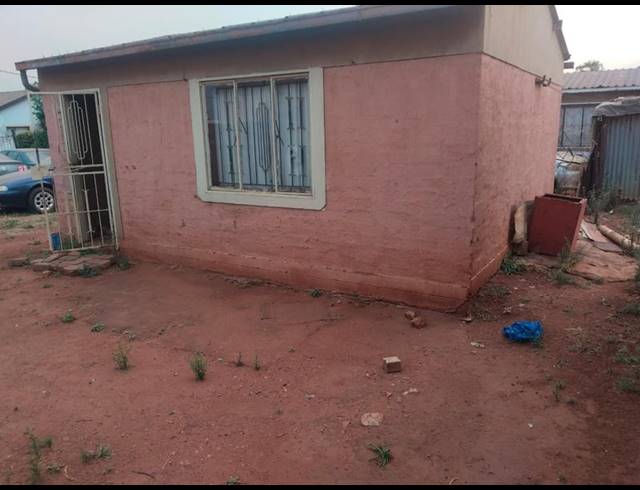 2 BEDROOM HOUSE FOR SALE IN MAPLETON